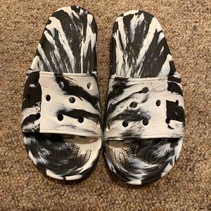 Crocs Unisex Tye Die Black/White Clog‎ Slip ons Size Mens 7.